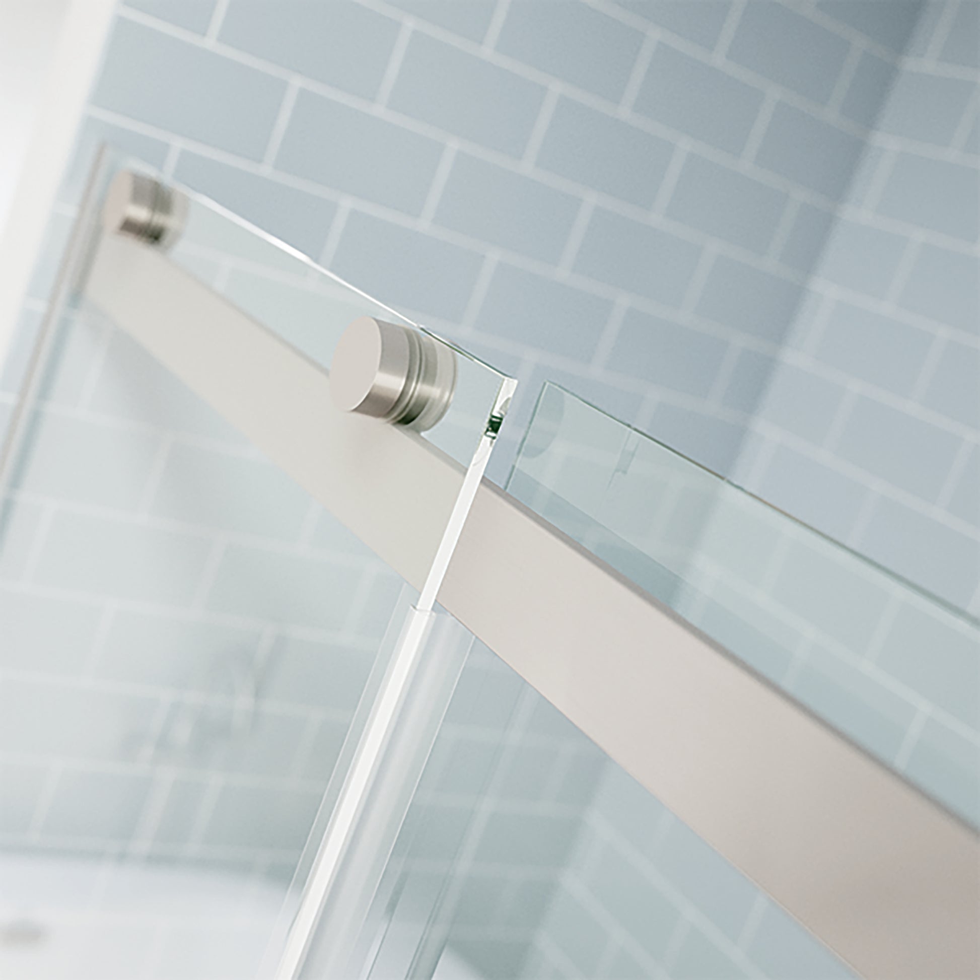 60" Bathtub / Clear / Brushed Nickel (Shower Door)