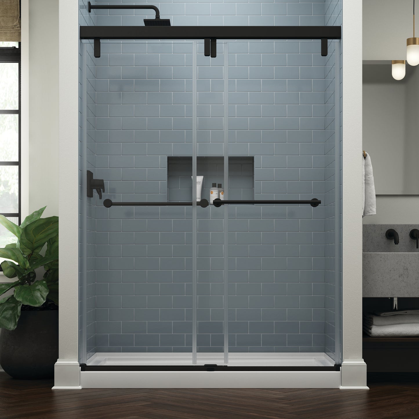 60" Shower / Clear / Matte Black